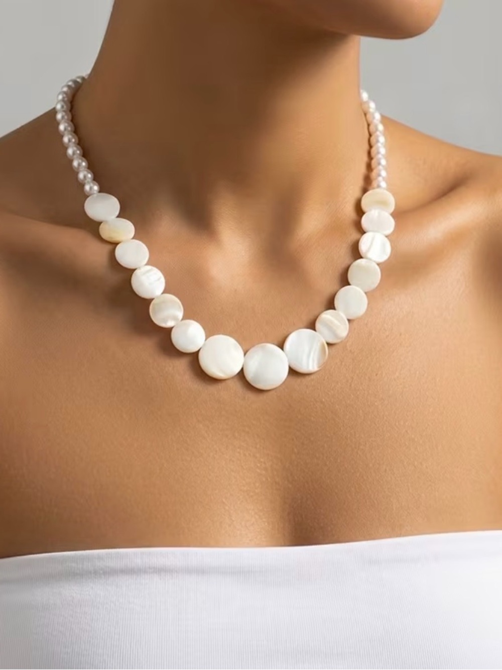 Cultured Mother of Pearl Disc Necklace - White